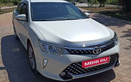 Toyota Camry, 2017 год, 2 600 000 рублей, 2 фотография