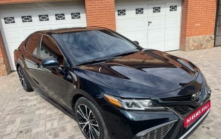 Toyota Camry, 2019 год, 2 490 000 рублей, 4 фотография