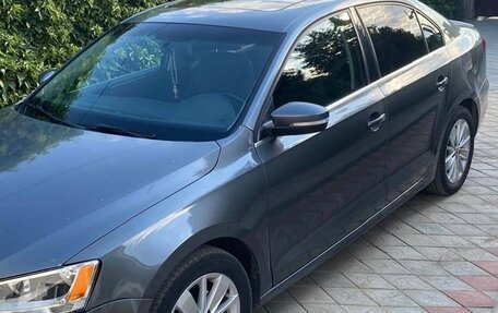 Volkswagen Jetta VI, 2016 год, 1 550 000 рублей, 2 фотография