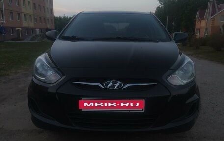 Hyundai Solaris II рестайлинг, 2012 год, 694 000 рублей, 2 фотография