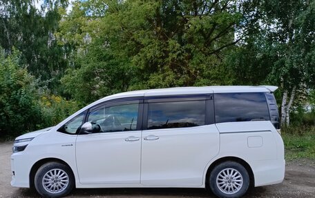 Toyota Voxy III, 2014 год, 1 950 000 рублей, 8 фотография