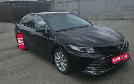 Toyota Camry, 2020 год, 3 300 000 рублей, 2 фотография