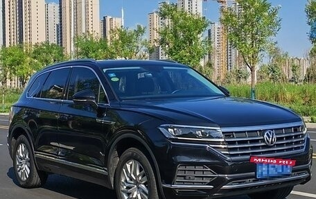 Volkswagen Touareg III, 2019 год, 5 290 000 рублей, 4 фотография