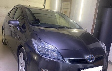 Toyota Prius, 2011 год, 1 470 000 рублей, 2 фотография