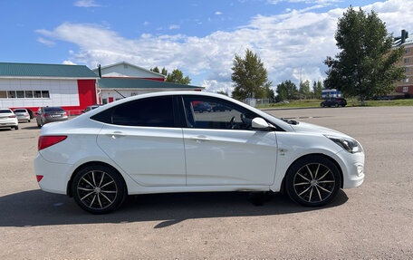 Hyundai Solaris II рестайлинг, 2016 год, 1 100 000 рублей, 4 фотография