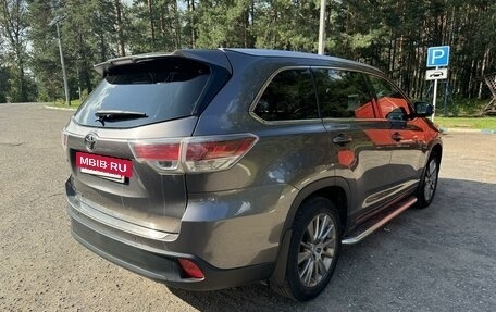 Toyota Highlander III, 2014 год, 2 800 000 рублей, 3 фотография