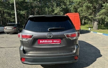 Toyota Highlander III, 2014 год, 2 800 000 рублей, 4 фотография