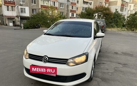 Volkswagen Polo VI (EU Market), 2013 год, 850 000 рублей, 2 фотография