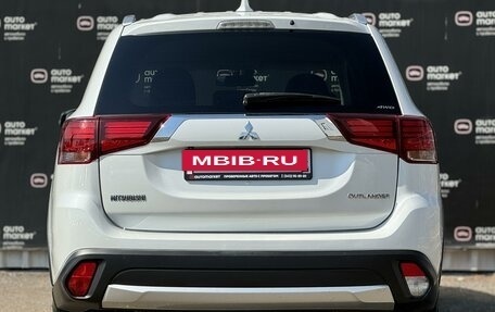 Mitsubishi Outlander III рестайлинг 3, 2018 год, 2 450 000 рублей, 5 фотография