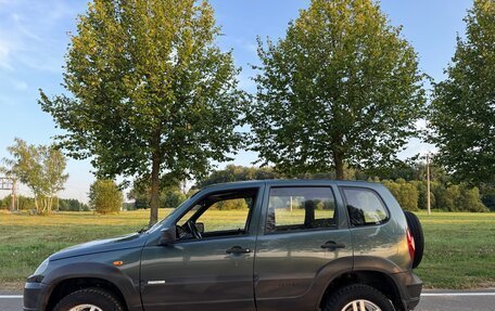 Chevrolet Niva I рестайлинг, 2012 год, 500 000 рублей, 3 фотография