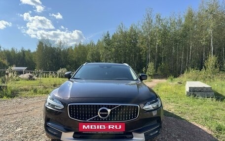 Volvo V90 Cross Country I рестайлинг, 2018 год, 3 725 000 рублей, 2 фотография