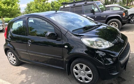 Peugeot 107 I рестайлинг, 2011 год, 520 000 рублей, 2 фотография