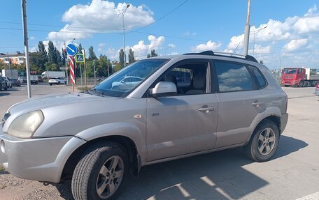 Hyundai Tucson III, 2004 год, 830 000 рублей, 3 фотография