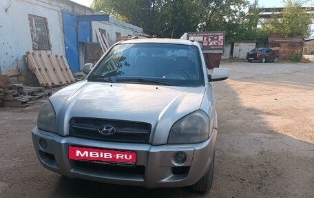 Hyundai Tucson III, 2004 год, 830 000 рублей, 2 фотография