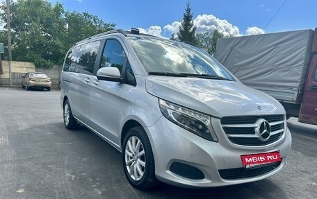 Mercedes-Benz V-Класс, 2017 год, 3 950 000 рублей, 3 фотография