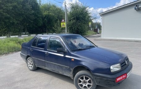 Volkswagen Vento, 1992 год, 155 000 рублей, 2 фотография