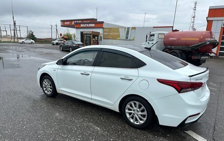 Hyundai Solaris II рестайлинг, 2017 год, 950 000 рублей, 1 фотография