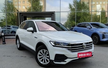 Volkswagen Touareg III, 2019 год, 4 779 000 рублей, 2 фотография