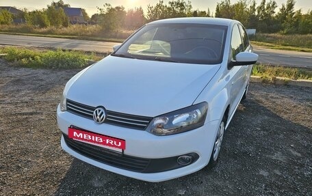 Volkswagen Polo VI (EU Market), 2015 год, 815 000 рублей, 3 фотография