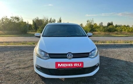 Volkswagen Polo VI (EU Market), 2015 год, 815 000 рублей, 2 фотография