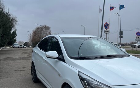 Hyundai Solaris II рестайлинг, 2014 год, 1 030 000 рублей, 2 фотография