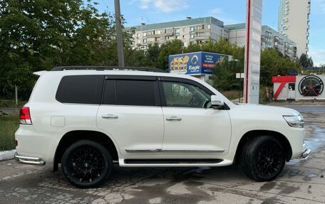 Toyota Land Cruiser 200, 2016 год, 6 650 000 рублей, 3 фотография