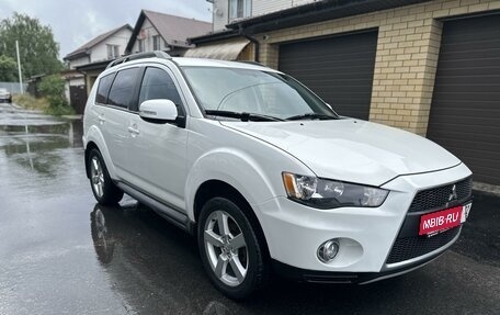 Mitsubishi Outlander III рестайлинг 3, 2011 год, 1 250 000 рублей, 3 фотография