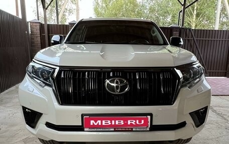 Toyota Land Cruiser Prado 150 рестайлинг 2, 2020 год, 8 650 000 рублей, 1 фотография