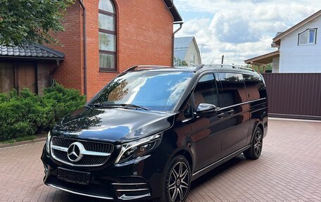 Mercedes-Benz V-Класс, 2023 год, 9 100 000 рублей, 3 фотография