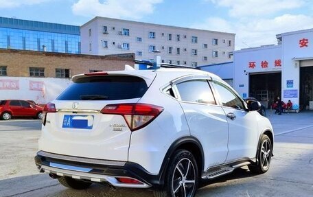 Honda Vezel, 2020 год, 1 800 000 рублей, 2 фотография