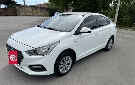 Hyundai Solaris II рестайлинг, 2018 год, 900 000 рублей, 2 фотография