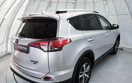 Toyota RAV4, 2018 год, 2 399 000 рублей, 5 фотография