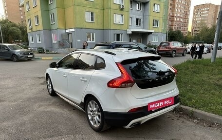 Volvo V40 Cross Country I, 2017 год, 2 000 000 рублей, 4 фотография