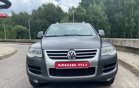 Volkswagen Touareg III, 2010 год, 1 335 000 рублей, 2 фотография