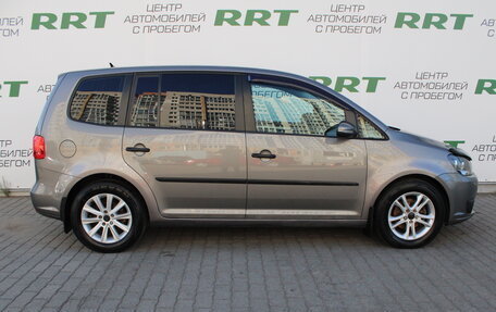 Volkswagen Touran III, 2011 год, 1 050 000 рублей, 2 фотография