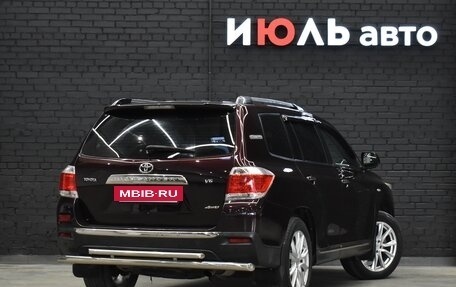 Toyota Highlander III, 2011 год, 2 230 000 рублей, 6 фотография