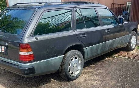 Mercedes-Benz E-Класс, 1994 год, 750 000 рублей, 3 фотография