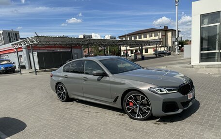 BMW 5 серия, 2021 год, 5 050 000 рублей, 2 фотография