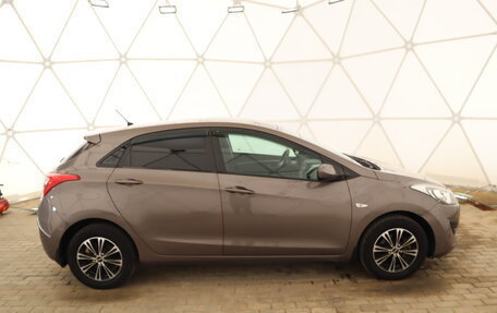 Hyundai i30 II рестайлинг, 2013 год, 1 097 000 рублей, 2 фотография