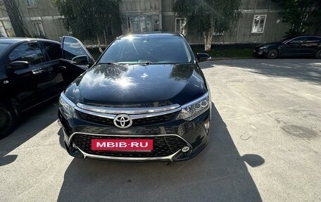 Toyota Camry, 2017 год, 2 580 000 рублей, 2 фотография