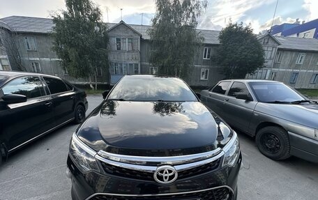 Toyota Camry, 2017 год, 2 580 000 рублей, 3 фотография