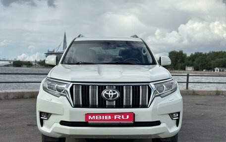 Toyota Land Cruiser Prado 150 рестайлинг 2, 2019 год, 5 250 000 рублей, 2 фотография