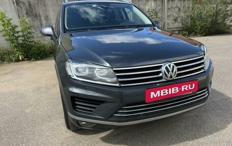 Volkswagen Touareg III, 2015 год, 2 980 000 рублей, 2 фотография