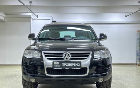 Volkswagen Touareg III, 2010 год, 1 400 000 рублей, 2 фотография