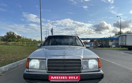 Mercedes-Benz W124, 1992 год, 550 000 рублей, 1 фотография