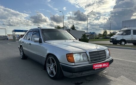 Mercedes-Benz W124, 1992 год, 550 000 рублей, 2 фотография