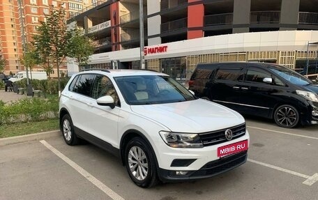 Volkswagen Tiguan II, 2018 год, 2 200 000 рублей, 4 фотография