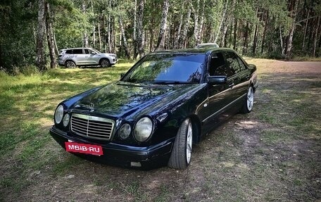 Mercedes-Benz E-Класс, 1997 год, 520 000 рублей, 1 фотография