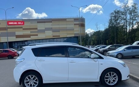 Toyota Verso I, 2011 год, 1 200 000 рублей, 2 фотография