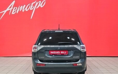 Mitsubishi Outlander III рестайлинг 3, 2013 год, 1 589 000 рублей, 4 фотография